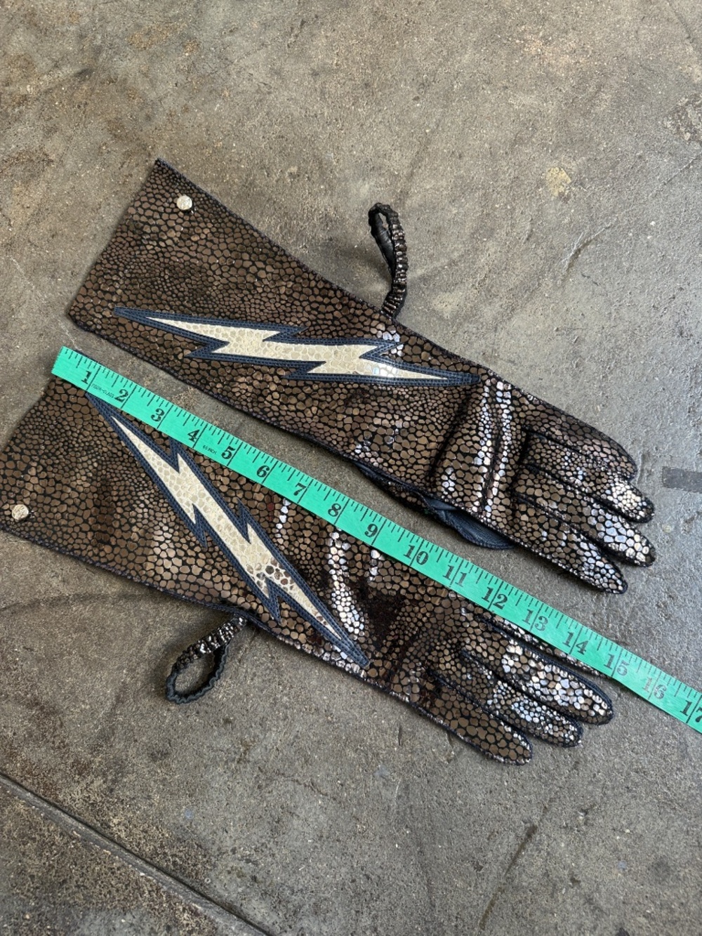 Vivienne Westwood Insane Lightning Bolt Long Leather Gloves w/ engraving - Picture 2 of 10